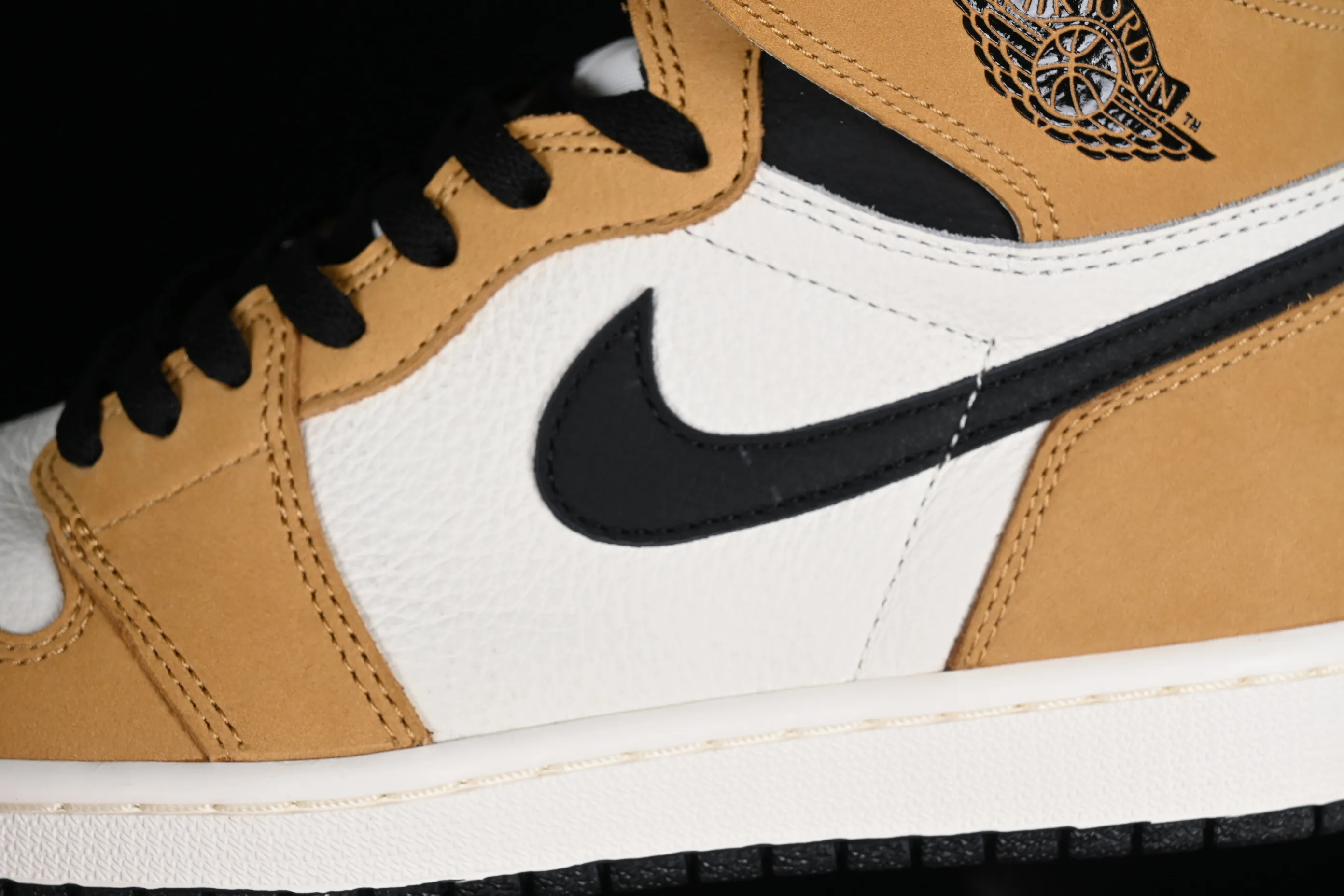 All categories Air Jordan Jordan series basketball shoes Air Jordan 1 High LJR version Air Jordan 1 Rookie Of the Year AJ1 Joe 1 black brown toe 555088-700